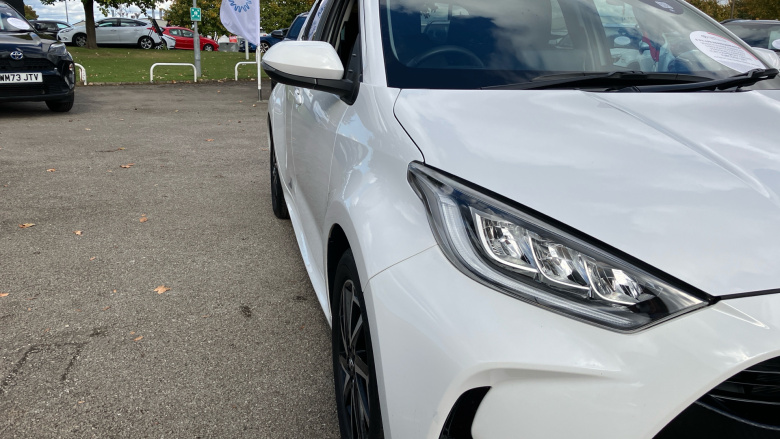 Toyota Yaris 1.5 Hybrid Design 5dr CVT Hybrid Hatchback